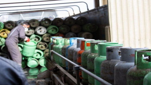 وزير الطاقة يؤكد: لا نقص في المشتقات النفطية والغاز محليا