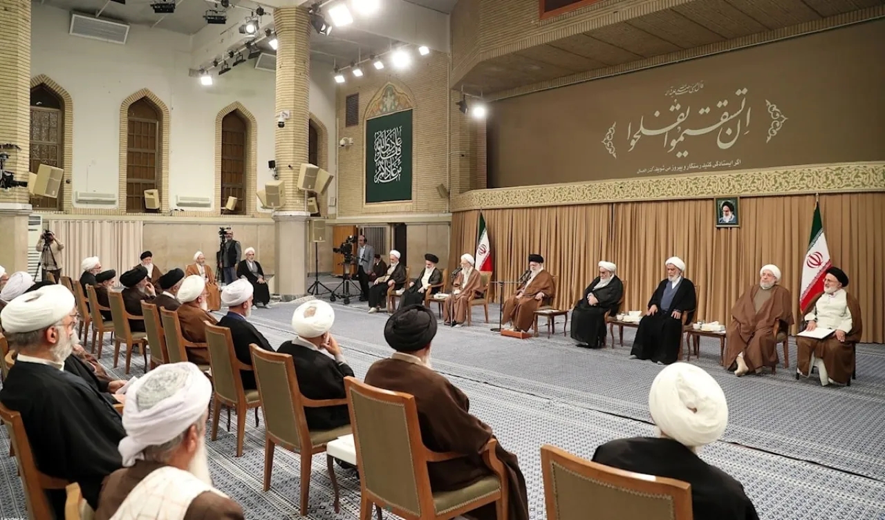 إسرائيل تستهدف اجتماعا لاختيار المرشد الإيراني الجديد