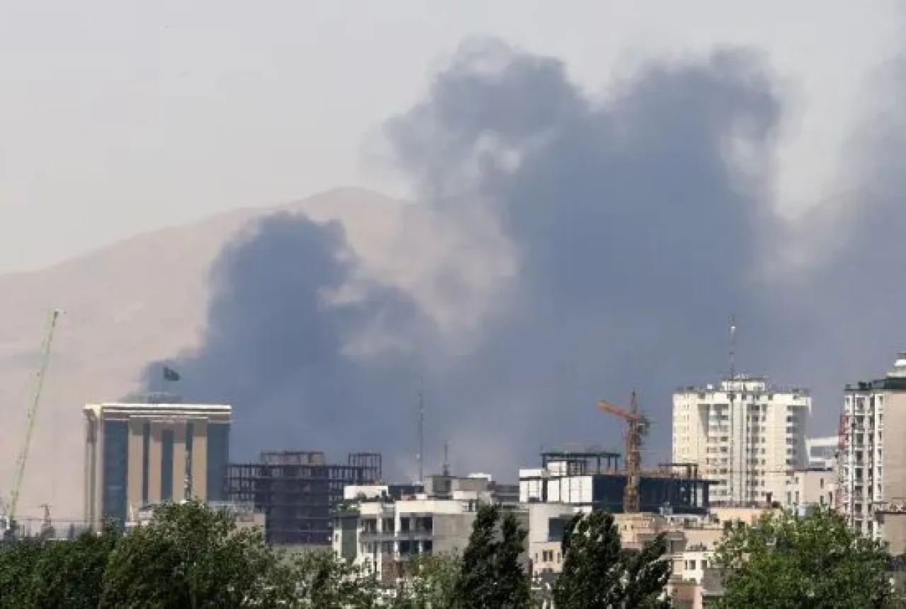 مقتل فلسطيني إثر سقوط صاروخ على مركبة مدنية في أبوظبي