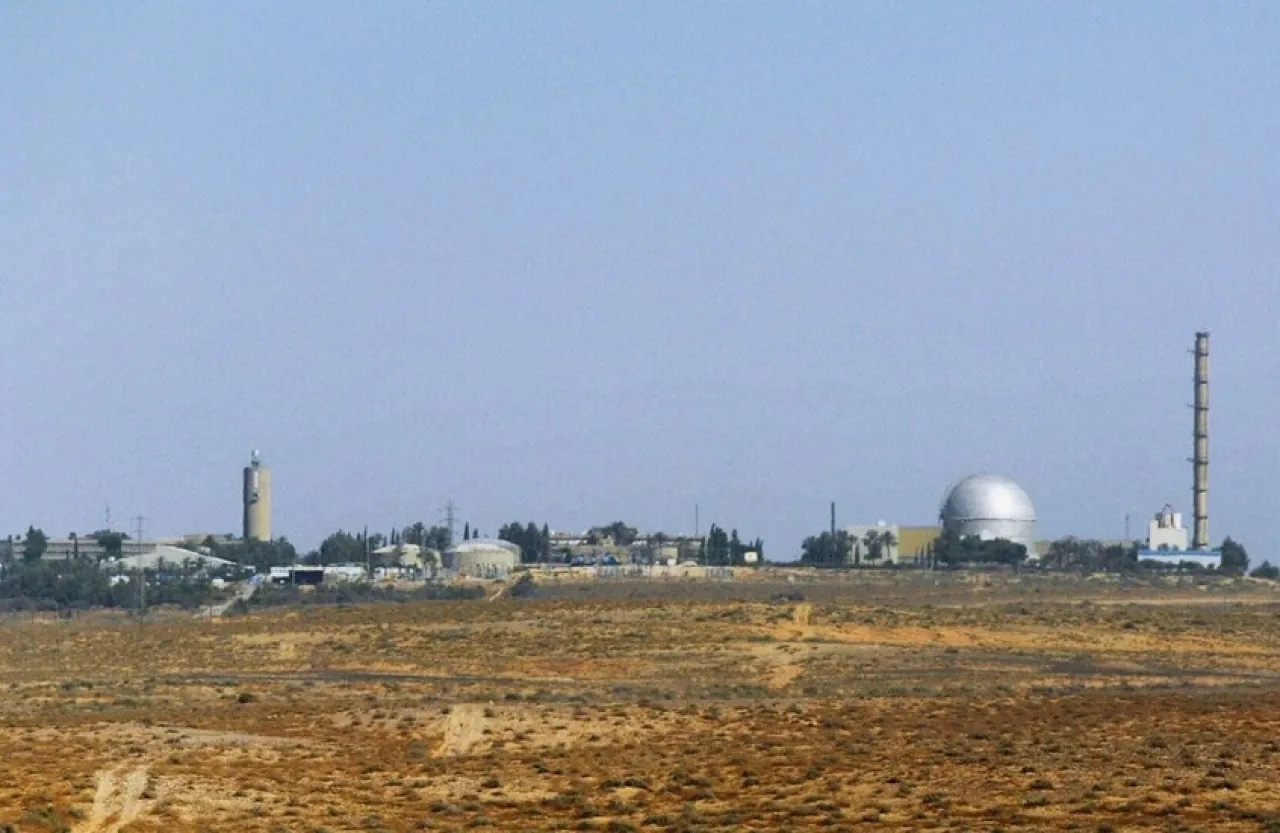 صحيفة عبرية تكشف عن موقف الأردن من استهداف مفاعل ديمونا