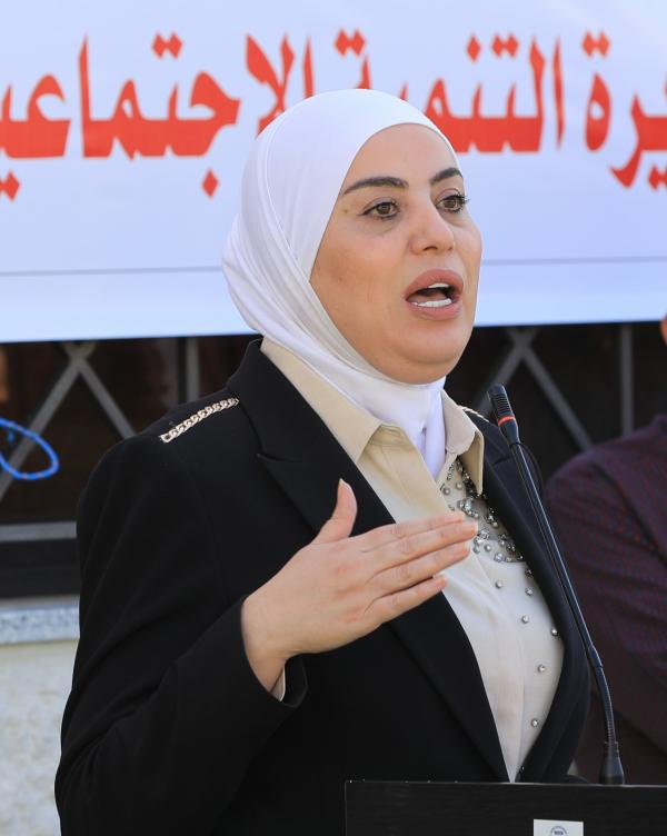 الوزيرة (وفاء بني مصطفى) والهجوم المرتد على المأزومين والمترزقين والمتكسبين ..