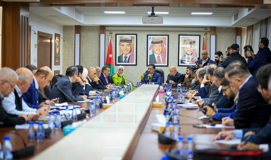 العمل النيابية تبحث تعديلات الضمان مع وزراء العمل السابقين ورؤساء لجان العمل